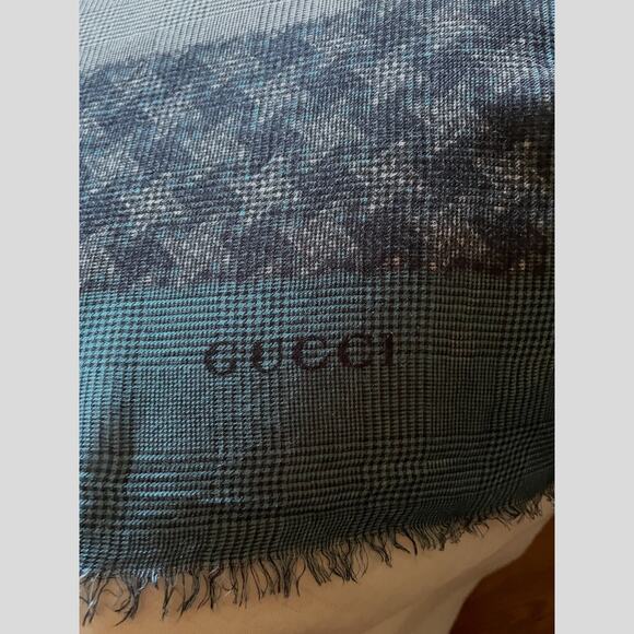 GUCCI Scarf Oblong Scarf With Ombre' Effect In Blue and Grey EUC - Picture 2 of 8